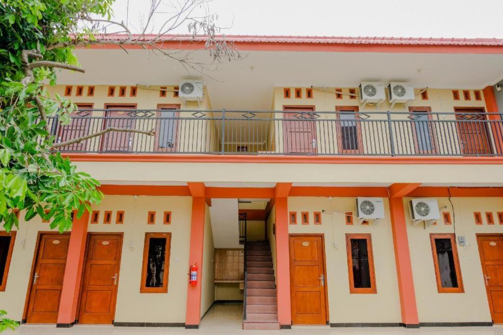 Tòa nhà nơi khách sạn tọa lạc
