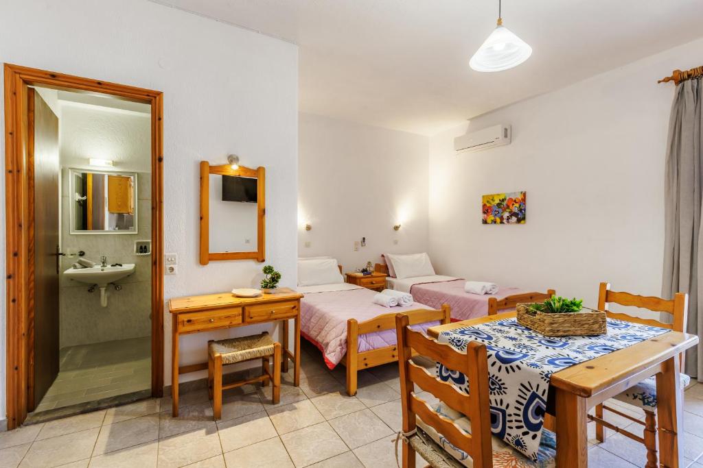 Fotografie z fotogalerie ubytování Nikolaos studios apartments v destinaci Skopelos Town