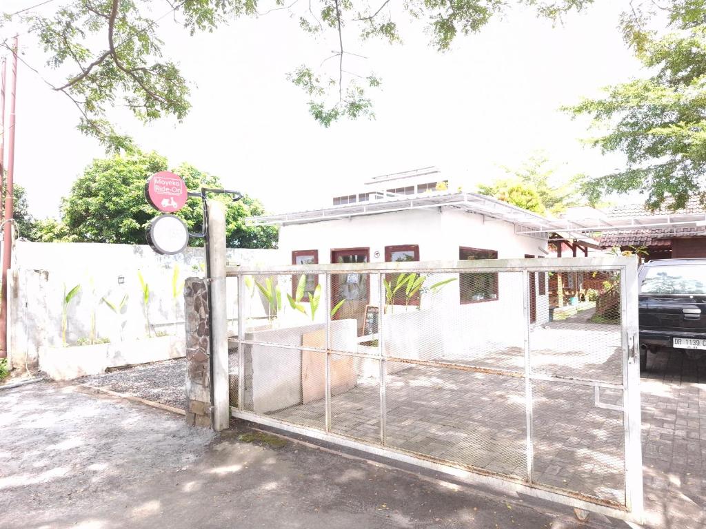 Fotografie z fotogalerie ubytování Mayeka Transit Hostel Bandara Internasional Lombok v destinaci Praya