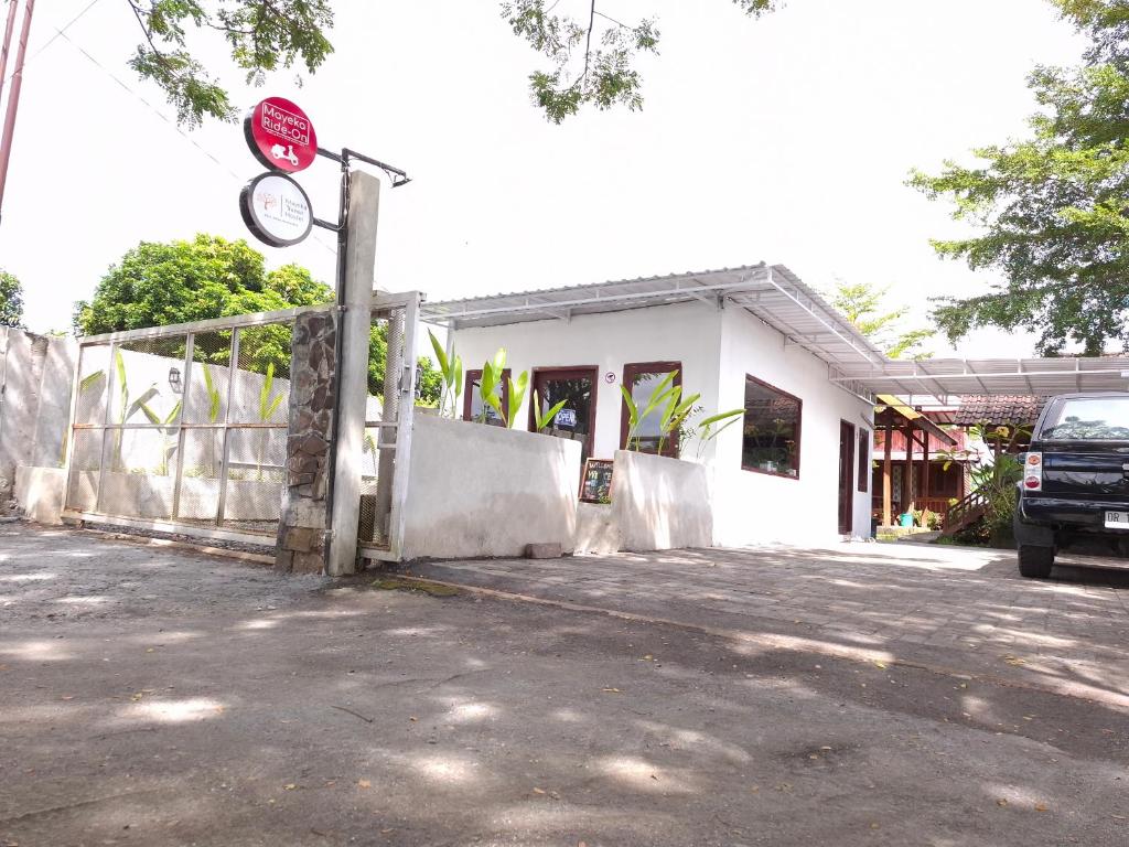 Fotografie z fotogalerie ubytování Mayeka Transit Hostel Bandara Internasional Lombok v destinaci Praya