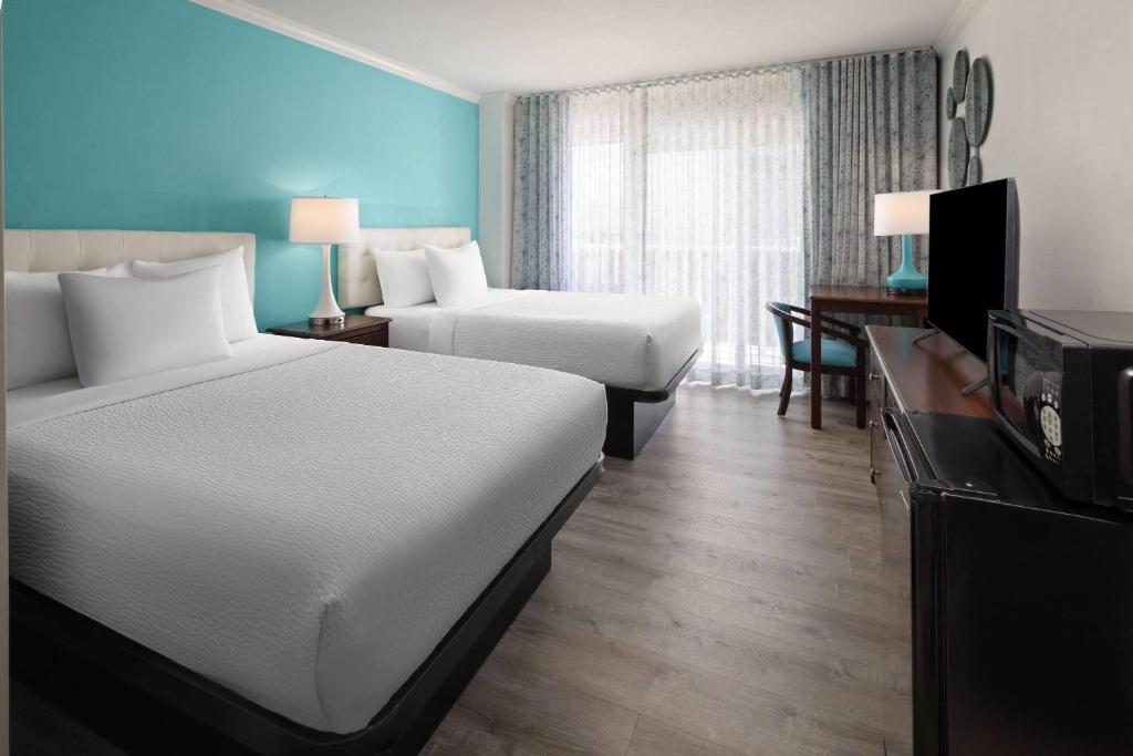 Howard Johnson Plaza by Wyndham Ocean City Oceanfront photo