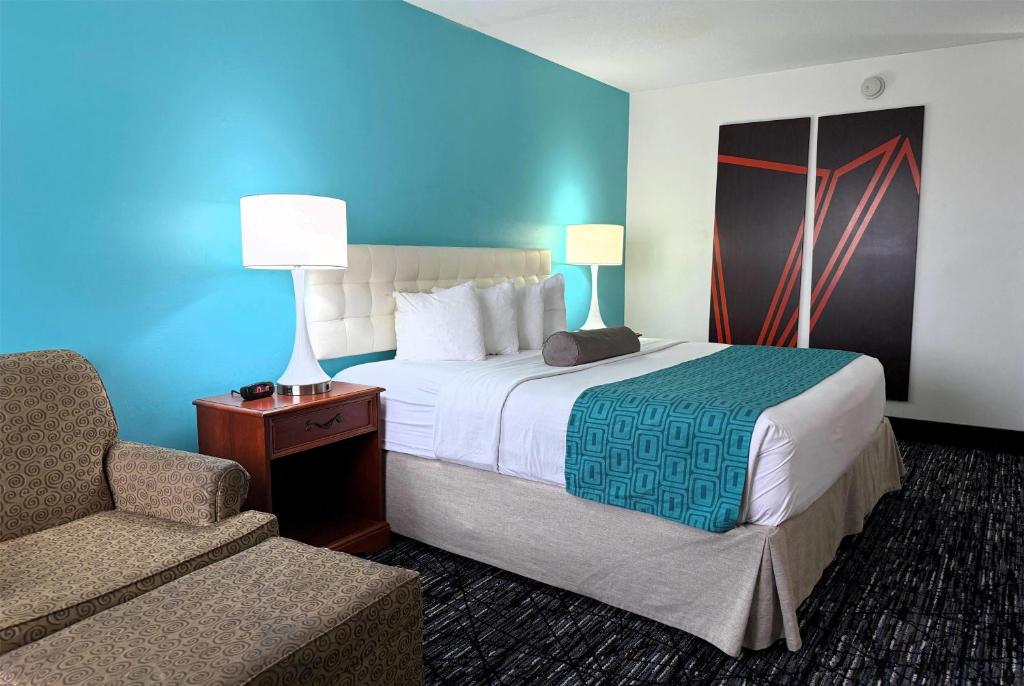 Howard Johnson by Wyndham Evansville East - Quarto King - Não Fumador