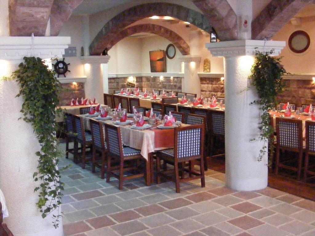 Restaurace v ubytování Hotel Ponta Nova