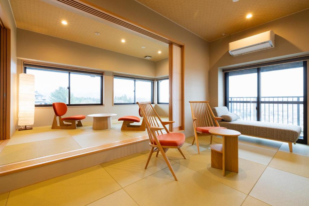 Istumisnurk majutusasutuses 奥州平泉温泉旅館 itsumu
