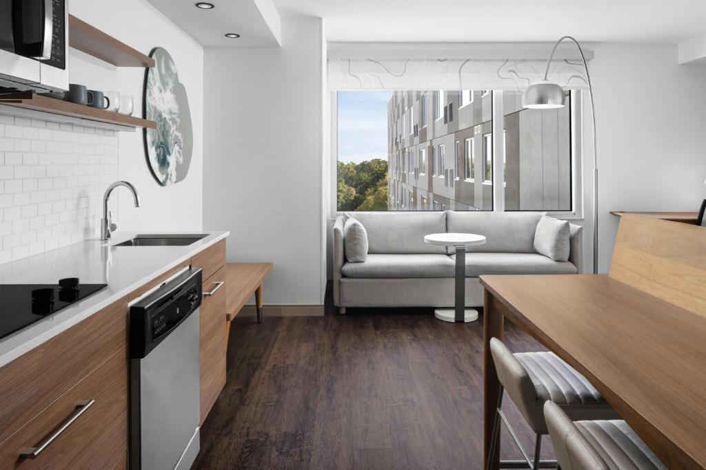 Element Calgary Downtown - Resim 21