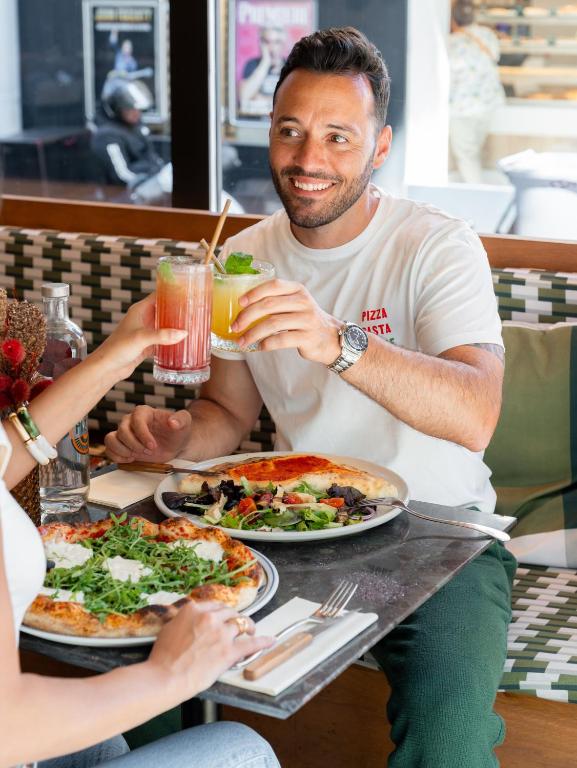 La Belle Ville - Resim 23