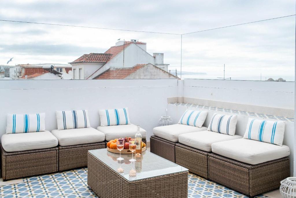 Posezení v ubytování Ocean View Penthouse - Central Ericeira
