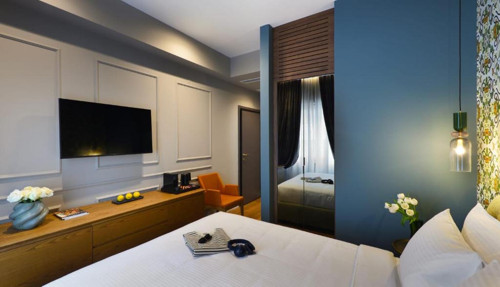The Oscar Olympic Hotel photo
