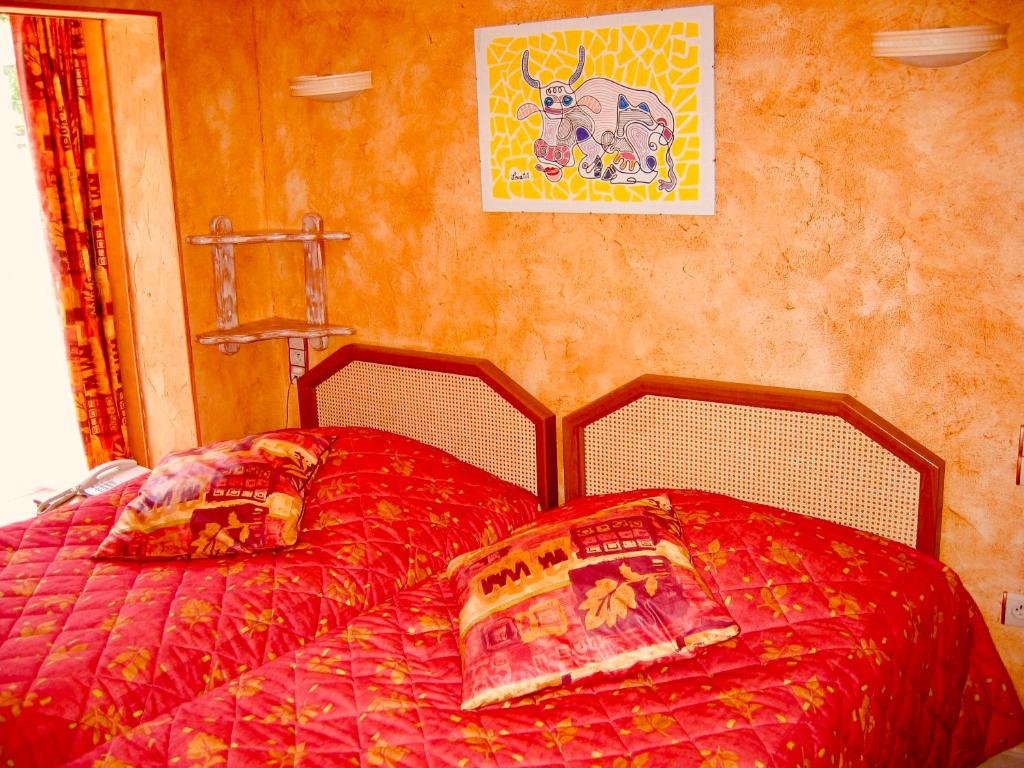 Hotel Restaurant Les Pins logis - Triple Room