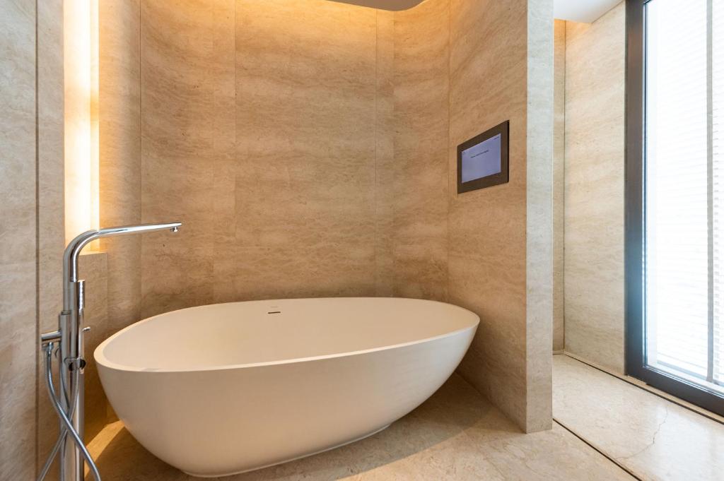 Waldorf Astoria Bangkok - 13