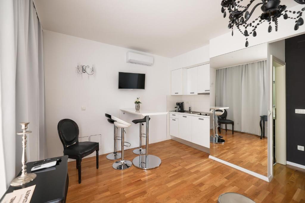 Kuchyňa alebo kuchynka v ubytovaní Tinel Superior Residence