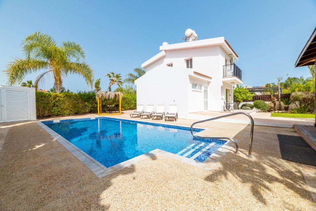 Thekla Oasis Villa