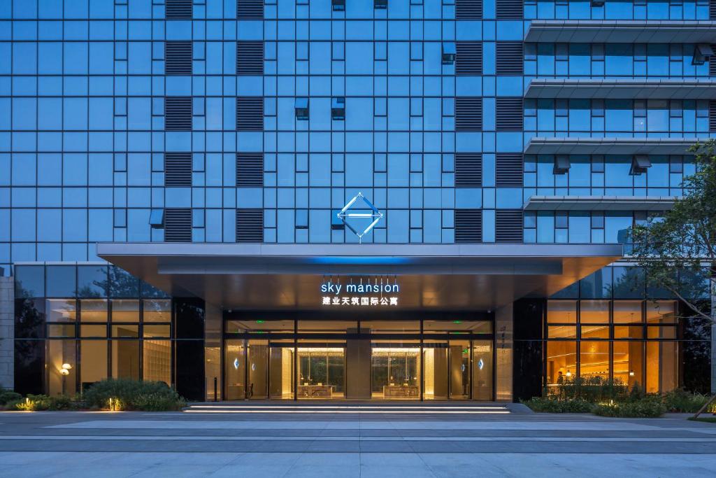 Budova, kde se aparthotel nachází