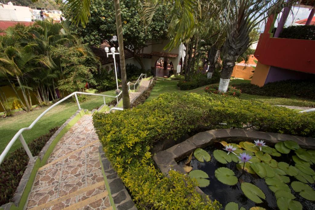 Zahrada ubytování Decameron Los Cocos Guayabitos, Ramada All-Inclusive Resort