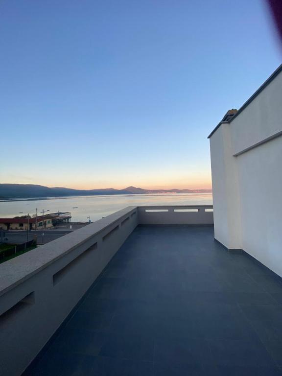 DomusBiri - Studio With Lake View