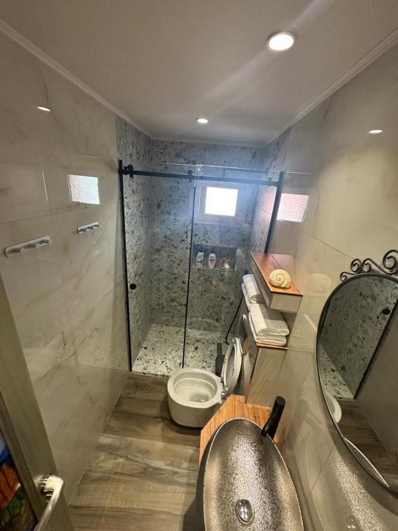 Koupelna v ubytování Manolo & Jolie Luxury Villa