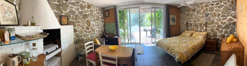 Χώρος καθιστικού στο Estudio limonero en Sant Cebriá de Vallalta 20' playa