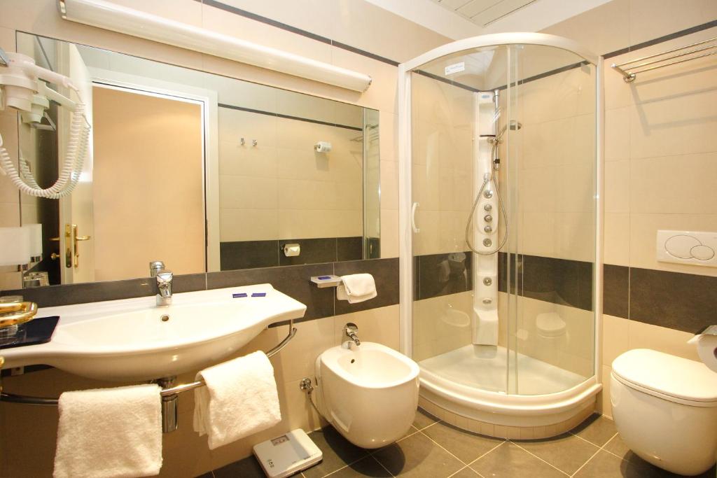 Koupelna v ubytování Hotel Roma