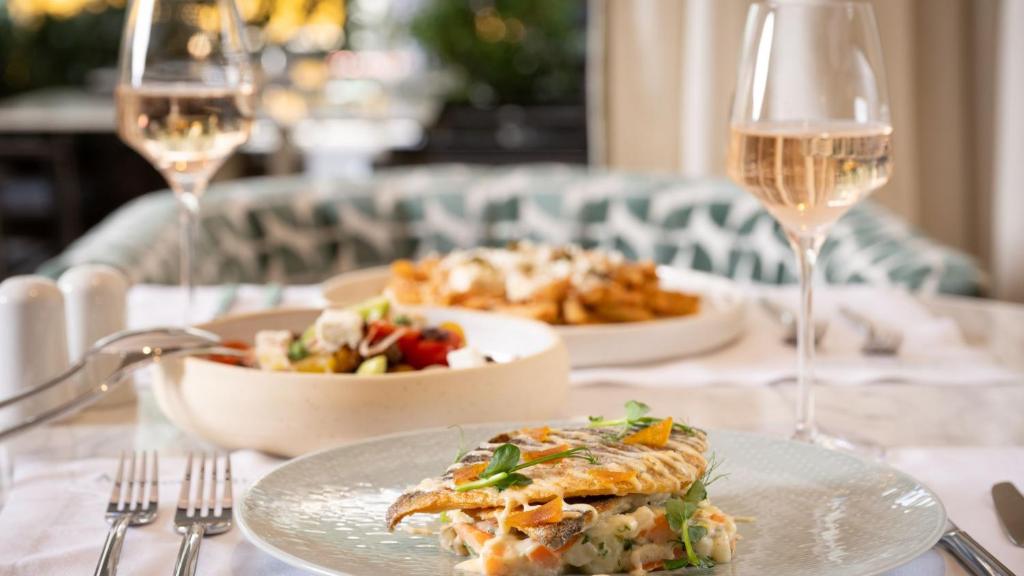 Mitsis N'U Piraeus Port - Resim 25