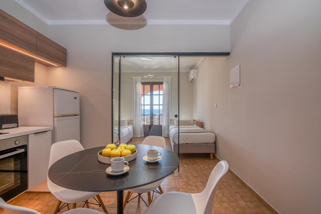 Georgia Vicky Studios & Apartments - 13