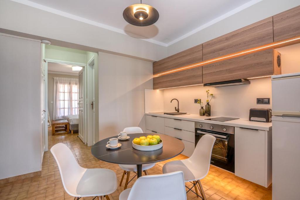 Georgia Vicky Studios & Apartments - 12