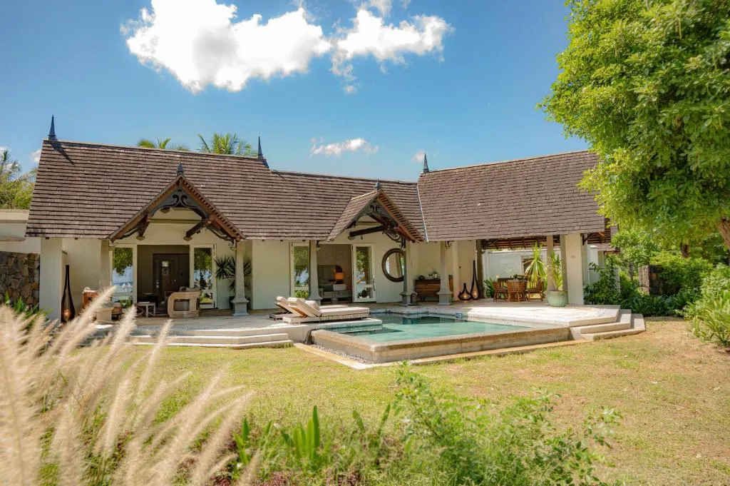 Exclusive Beachfront Pool Villa