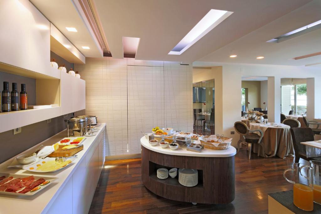 Boutique Hotel Adoral - 1