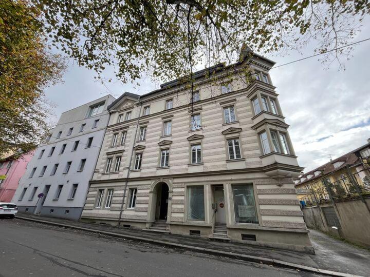 Budova, v ktorej sa apartmán nachádza