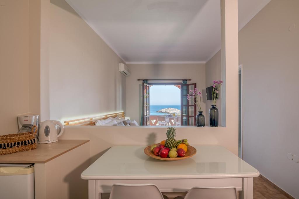 Georgia Vicky Studios & Apartments - 3