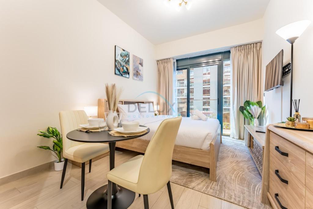 Studio with Pool and Community View, Near Soho Garden DXB and Meydan Golf Club, Azizi Riviera 43, Al Merkadh by Deluxe Holiday Homes