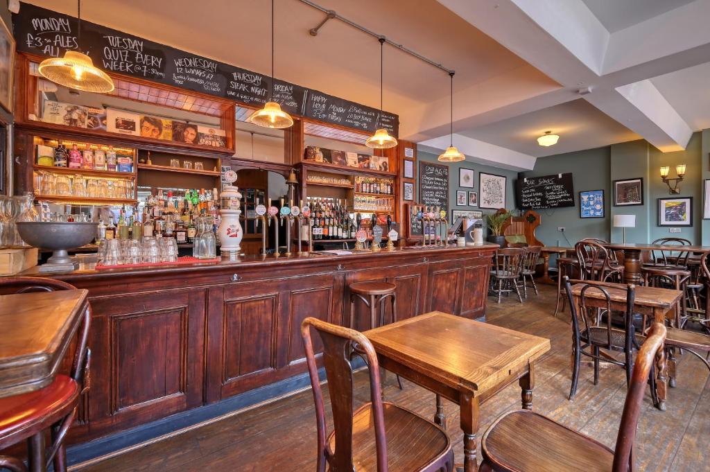 The Carlton Tavern Hotel - Resim 18