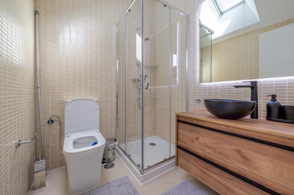 Kúpeľňa v ubytovaní 103 - Luxurious 3 Bed Duplex Penthouse With Stunning Mountain Views