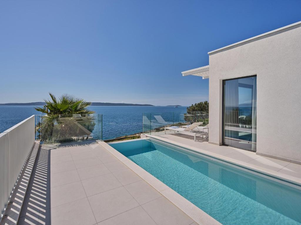 Villa A'More - seafront retreat