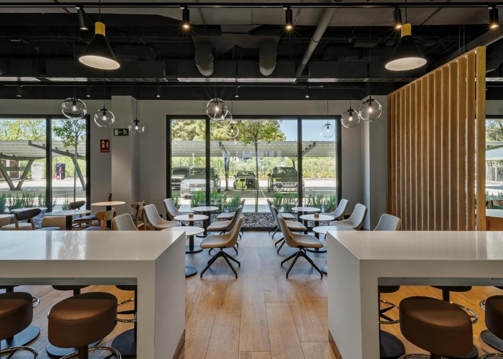 ibis budget Madrid Aeropuerto - Resim 25
