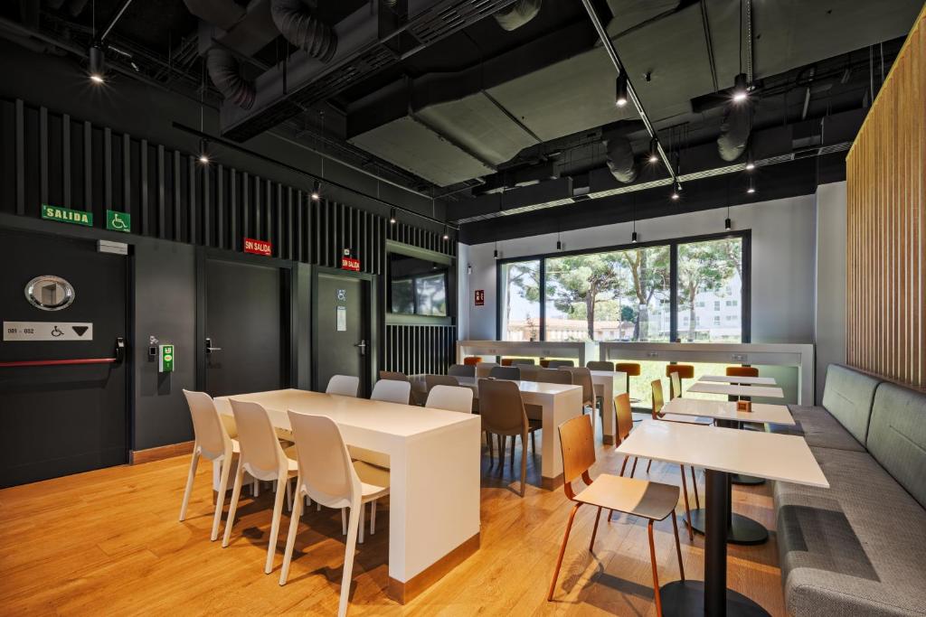 ibis budget Madrid Aeropuerto - Resim 40