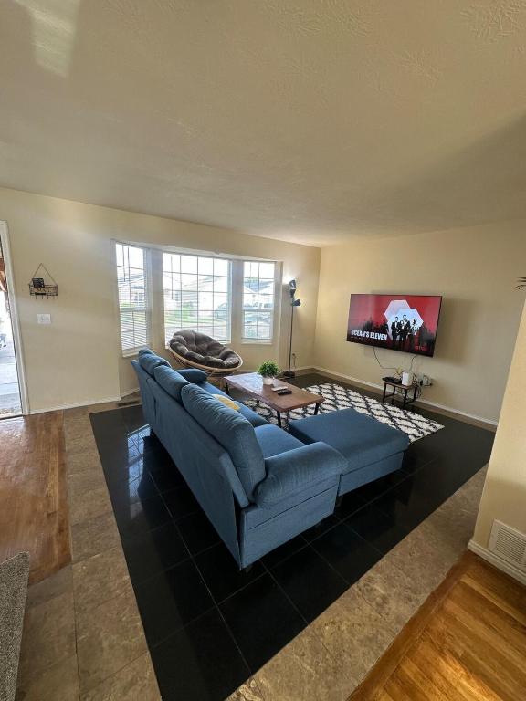 TV a/nebo společenská místnost v ubytování Cute house in West Valley