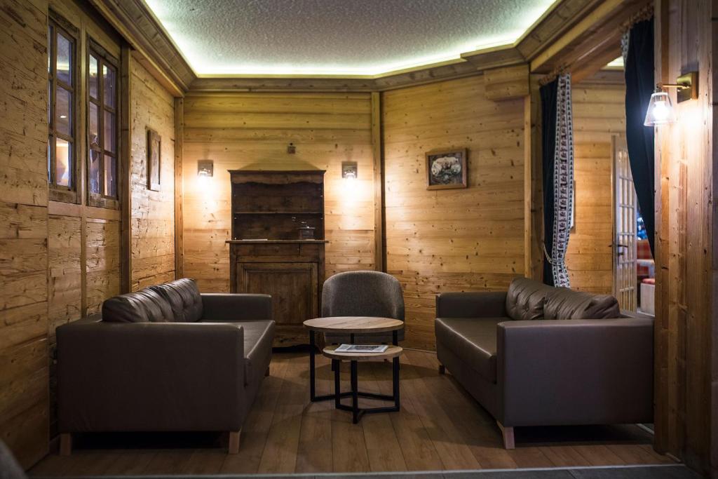 Posezení v ubytování Hotel Alpen Roc