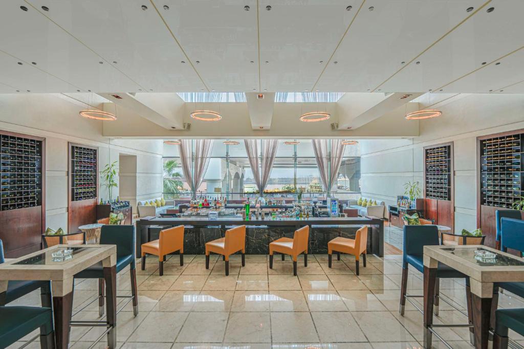 Hyatt Regency Dubai - Corniche - Resim 41