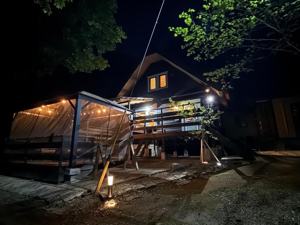 Budova, kde se prázdninový dům nachází