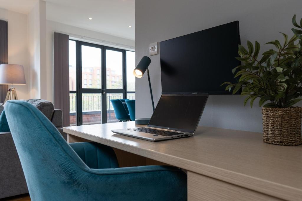 Cotels The Millhouse Corporate Apartments - PRIVATE APARTMENT BUILDINGS - GATED ENTRANCE - PARKING - WORK DESK - Apartamento De 2 Quartos Com Varanda
