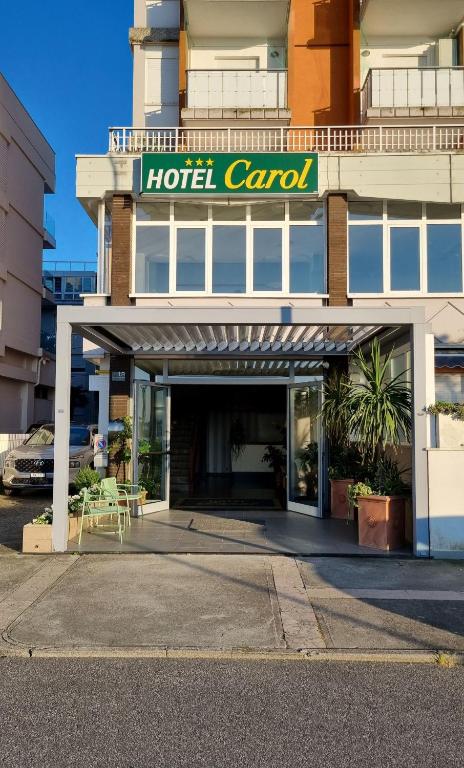 Hotel Carol