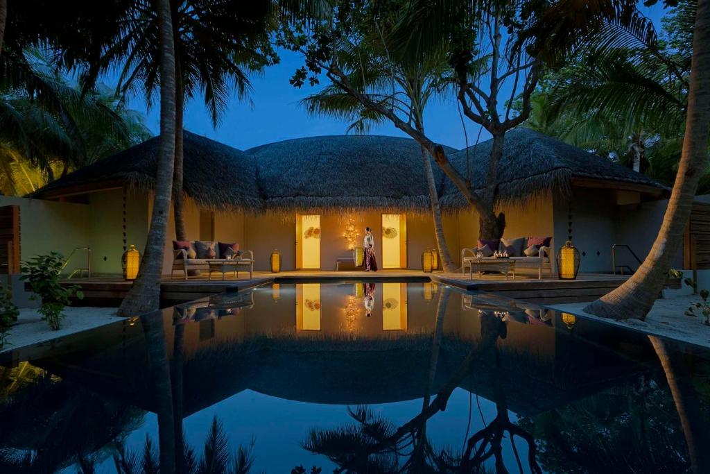 Dusit Thani Maldives - Mudhdhoo Island, Baa Atoll - View 17
