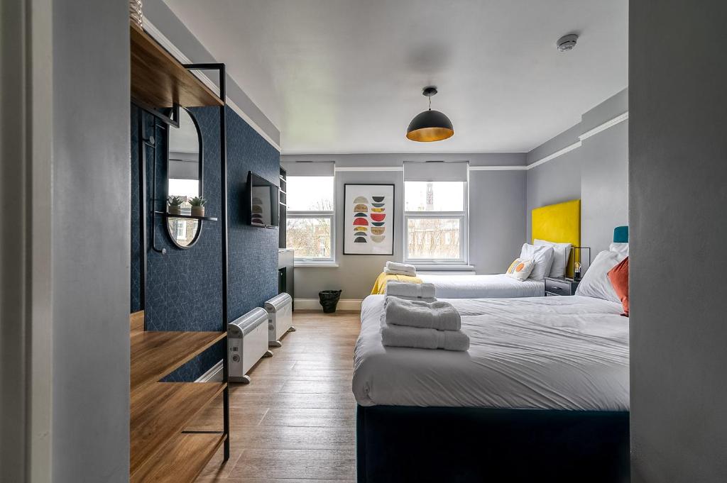 Bob W London Earl's Court - Warwick Road - Resim 2