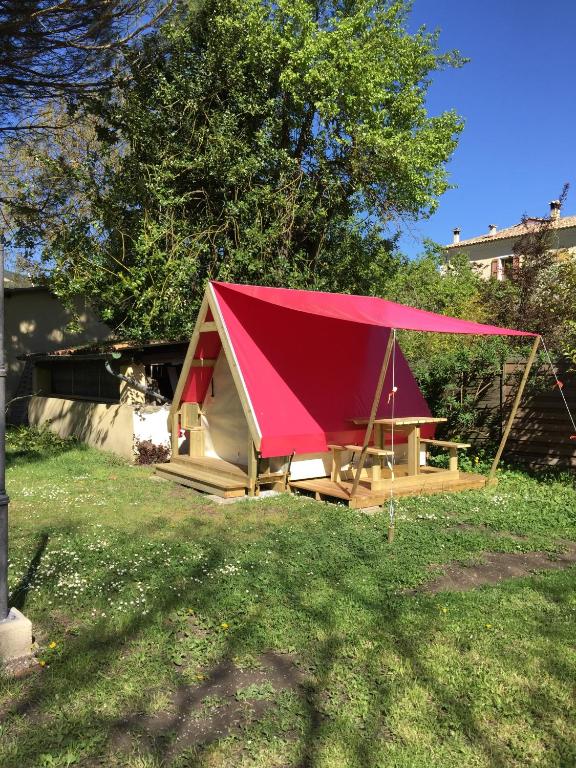 Camping Frédéric Mistral - Lodge Tent (2 Adults) With Shared Bathroom