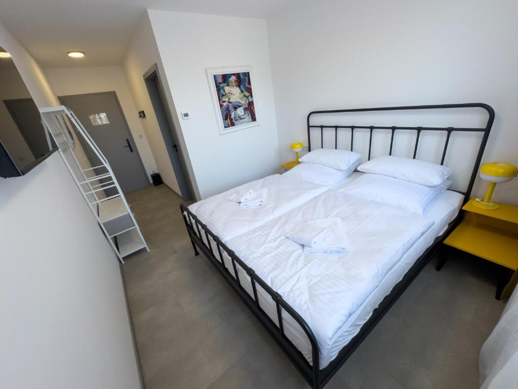 ROCH800 - industrial aparthotel Klatovy - free parking - self-checking - Doppelzimmer