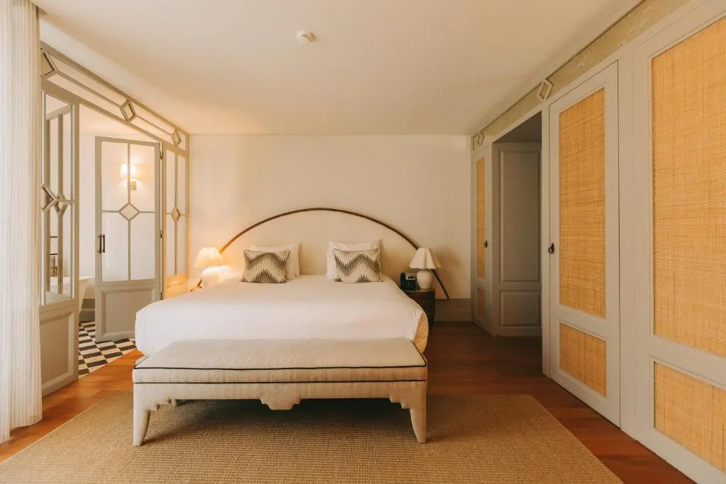Deluxe with Bathtub, Terrace, and Hot Tub