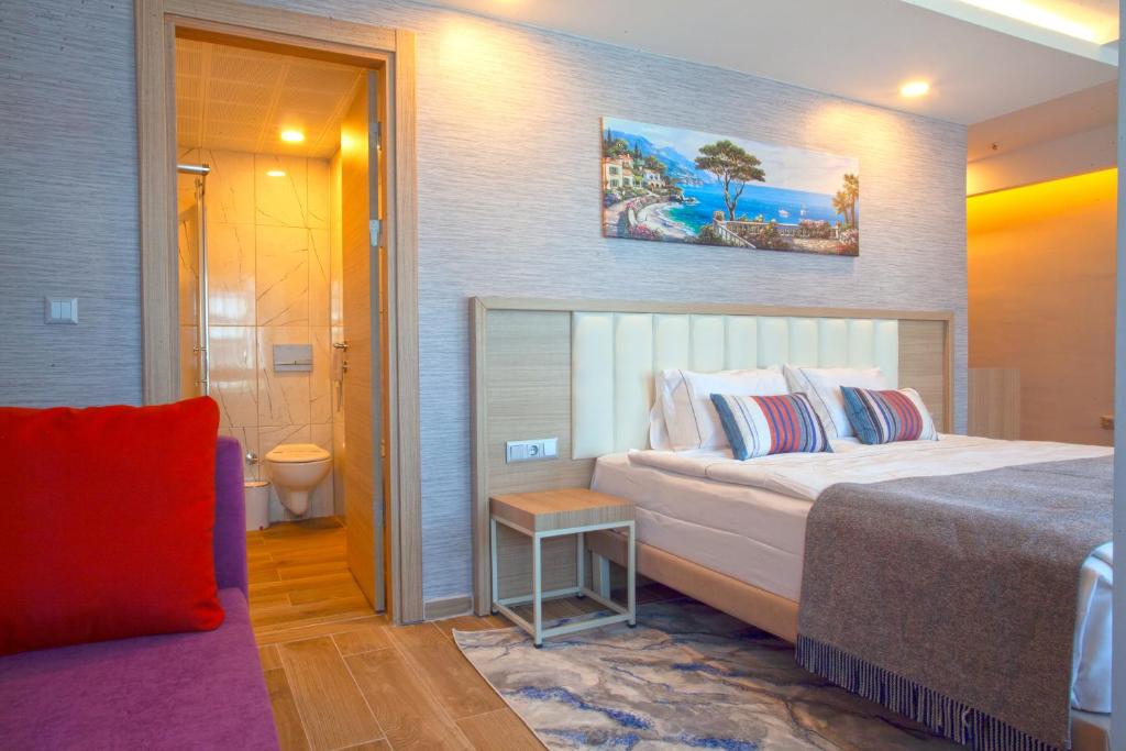 Postel nebo postele na pokoji v ubytování Old Town Point Hotel & Spa Antalya