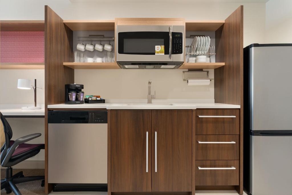 Home2 Suites By Hilton Newark Airport photo