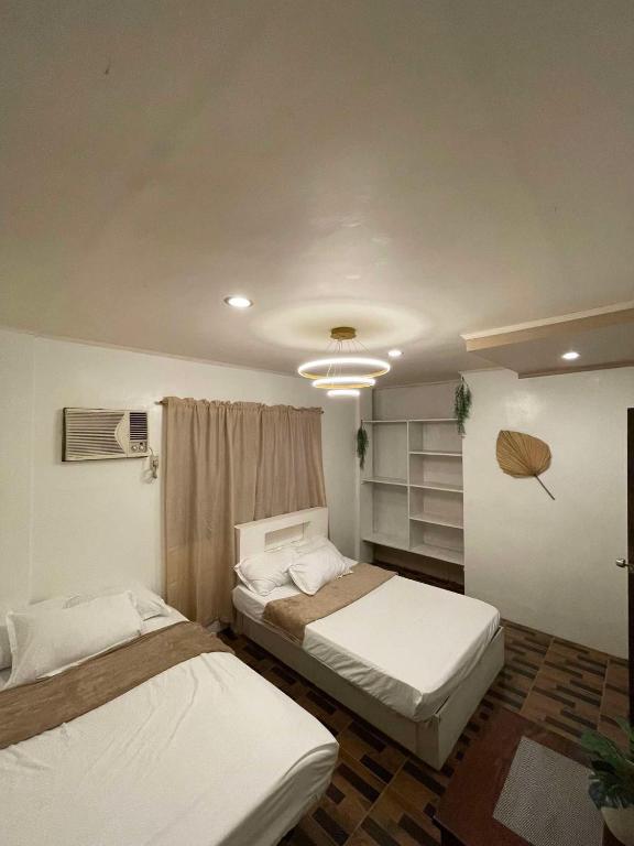 Postel nebo postele na pokoji v ubytování Four Twenty Hostel