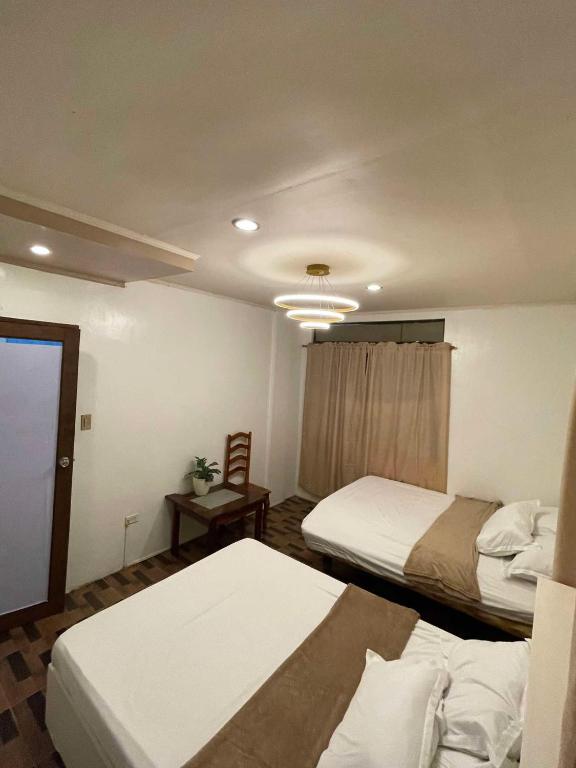 Postel nebo postele na pokoji v ubytování Four Twenty Hostel